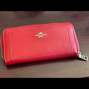 Coach wallet red with gold metal